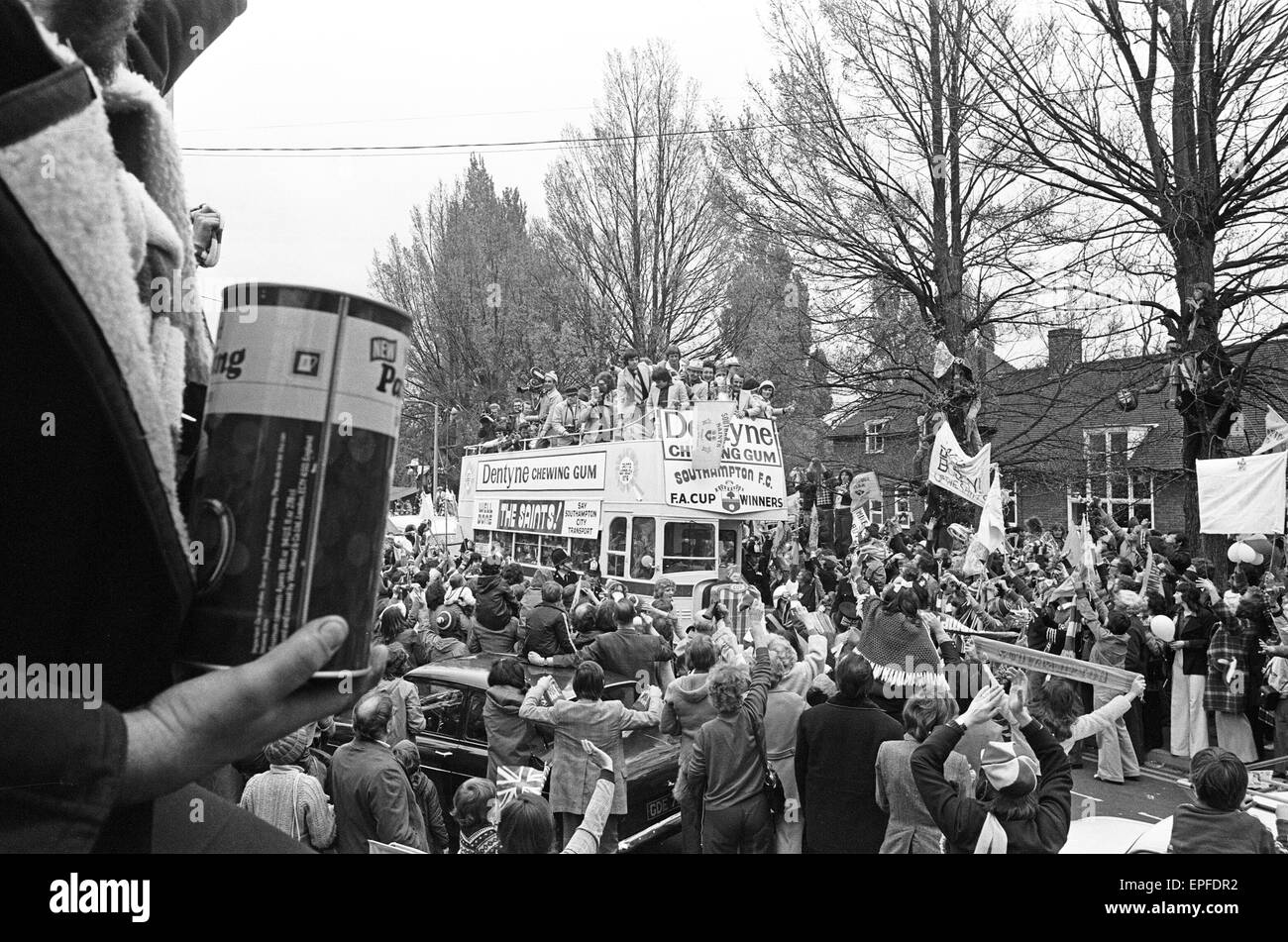 Southampton 1-0 Manchester United. Öffnen Sie oben Parade in Southampton nach FA Cup Finale Sieg, Sonntag, 2. Mai 1976. Stockfoto