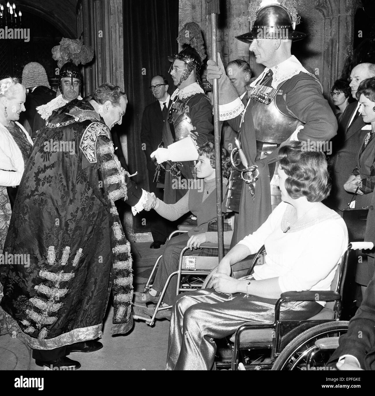 Britischen Abschnitt Olympiern, Ehrengast des Lord Mayor of London, im Mansion House, City of London, nach ihrer Rückkehr von der Paralympischen Spiele in Tokio; 5. Dezember 1964. Stockfoto