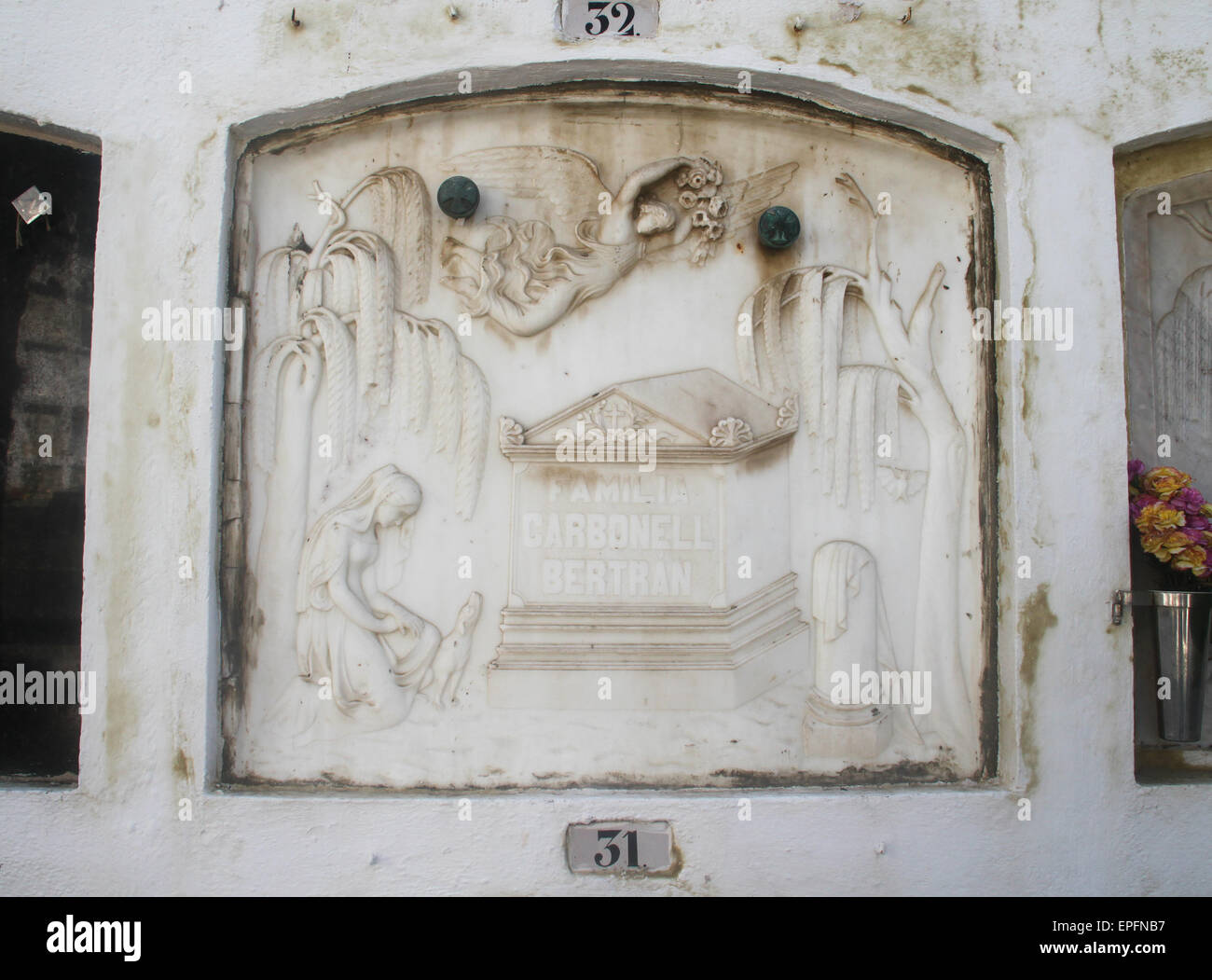 Familie Grabstein im Friedhof von San Sebastià in Sitges, Katalonien, Spanien Stockfoto