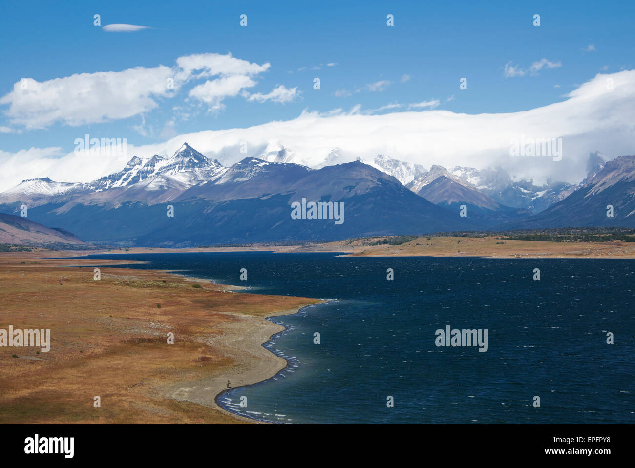 Lago Argentino und Snow capped Berge Patagonien Argentinien Stockfoto