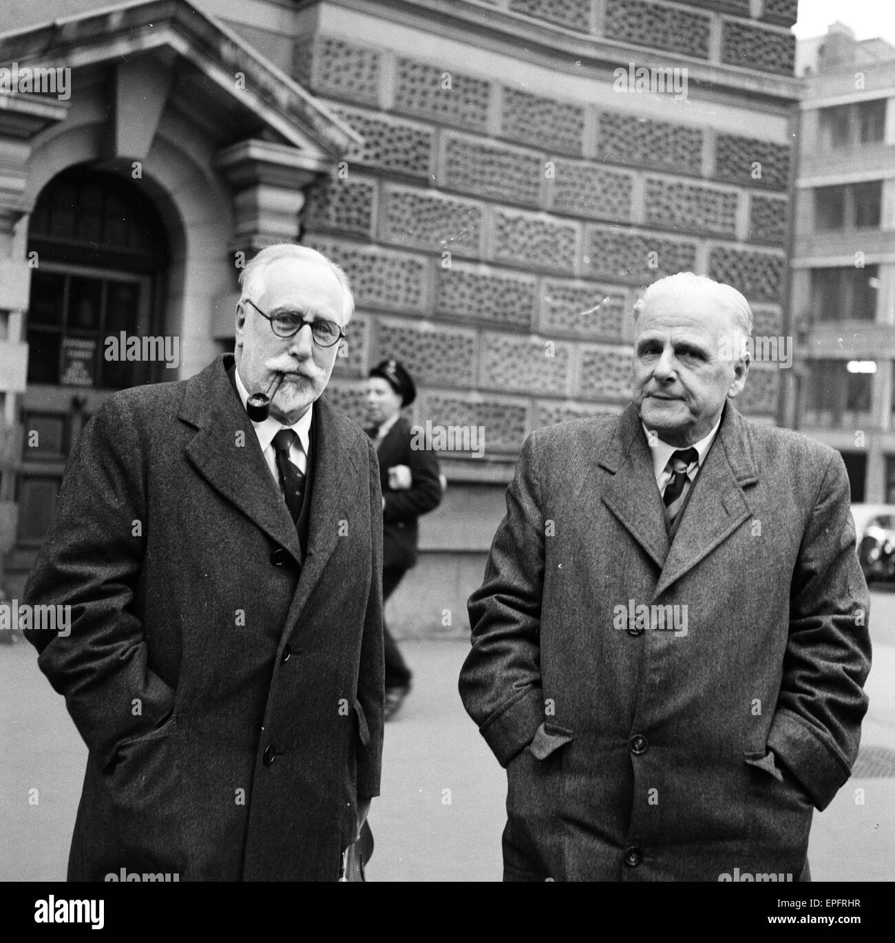 Dr John Bodkin Adams, wurde angeklagt des Mordes an viele seiner Patienten, Photorgraph am Tag seines Prozesses im Old Bailey. 29. März 1957.Dr John Bodkin Adams, wurde angeklagt des Mordes an viele seiner Patienten, Photorgraph am Tag von seiner Tria Stockfoto