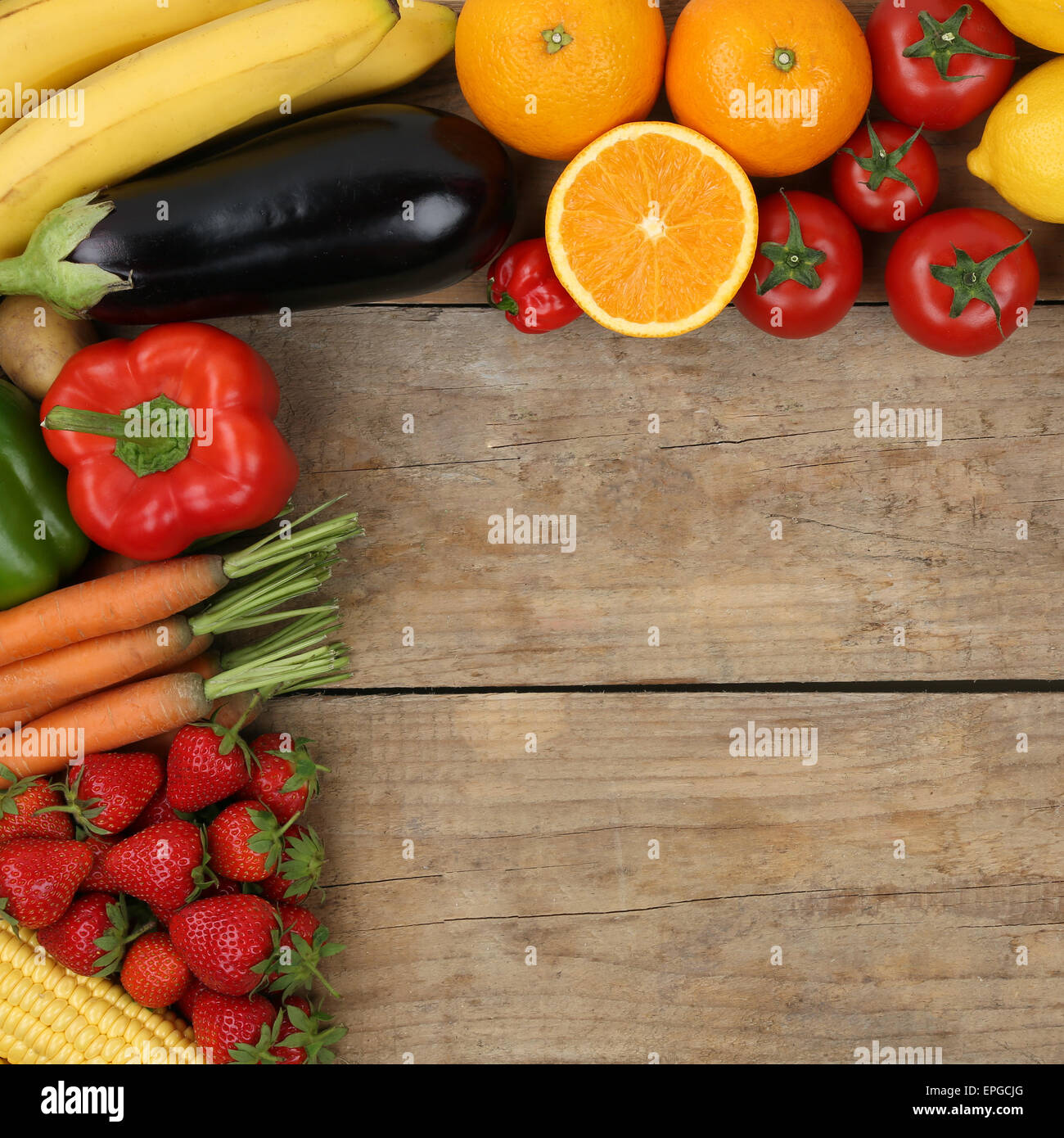 Vegetarisch Und Vegan Obst, Früchte Und Gemüse Auf Holzbrett Mit Textfreiraum Stockfoto