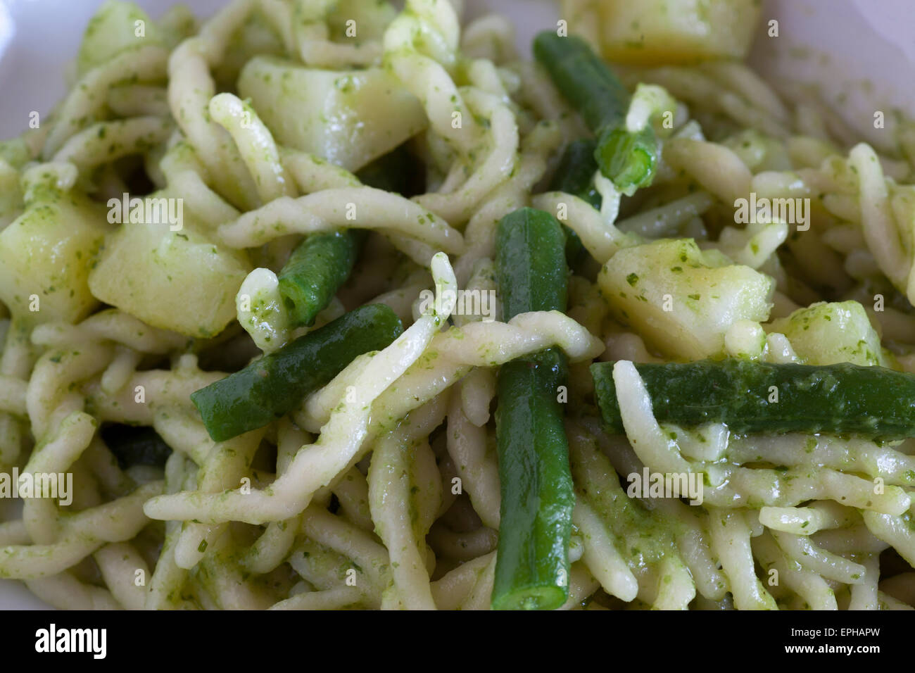 Trofie mit Pesto, typisch ligurische Küche - italienische Küche Stockfoto