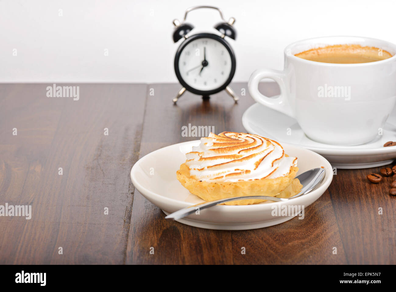 Frühstückszeit bei Kaffee und Kuchen Stockfoto