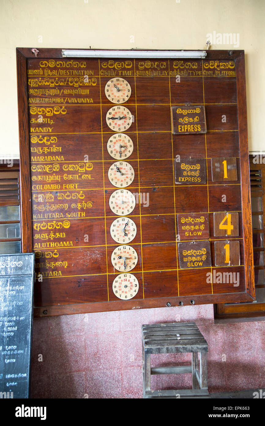 Zug Fahrplan bei der Bahn Bahnhof, Galle, Sri Lanka, Asien Stockfoto