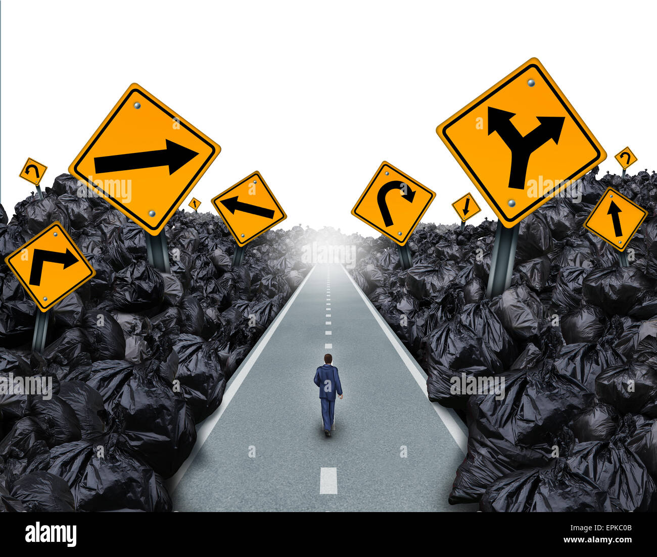 Müll-Richtung-Konzept und Umweltzeichen als eine Person zu Fuß auf einer geraden Straße mit Zeichen schneiden durch einen Hintergrund mit Müllsäcke als Metapher für globale Abfallwirtschaft Hoffnung für die Zukunft. Stockfoto