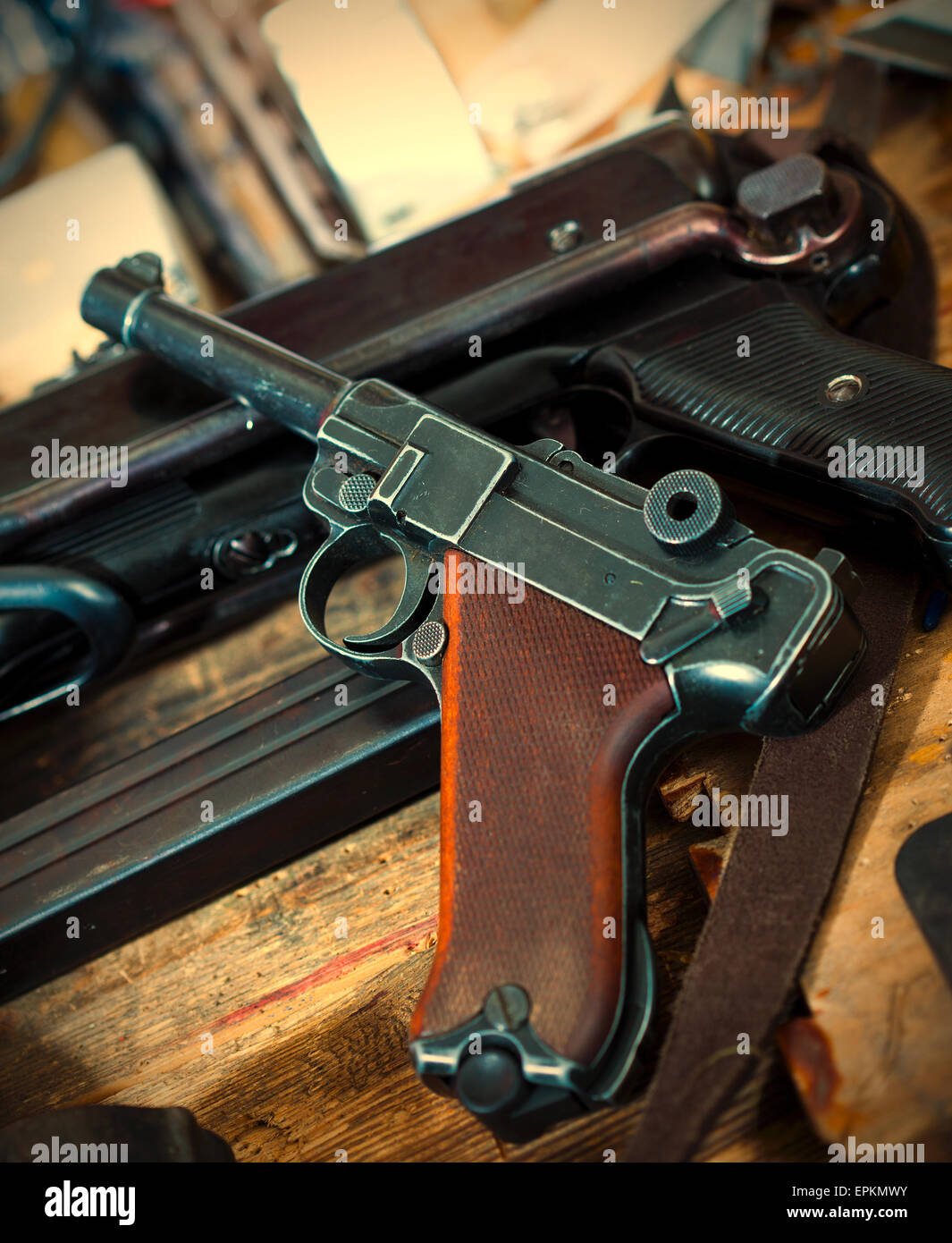 Parabellum-Pistole und Mashinegun MP 38 Stockfoto