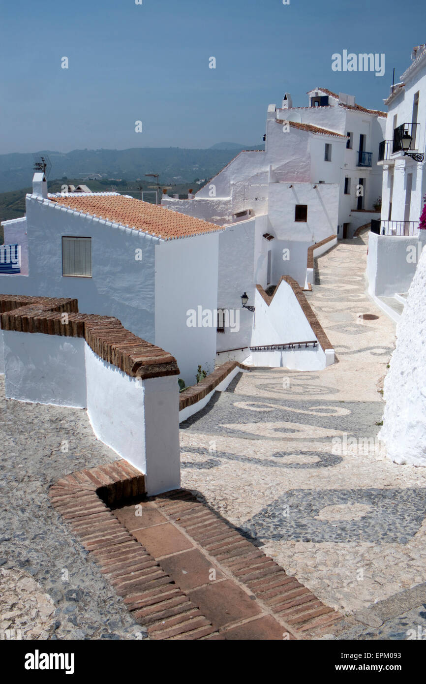 Straßenszene in der "weißen" von Frigiliana, Andalusien, Spanien Stockfoto