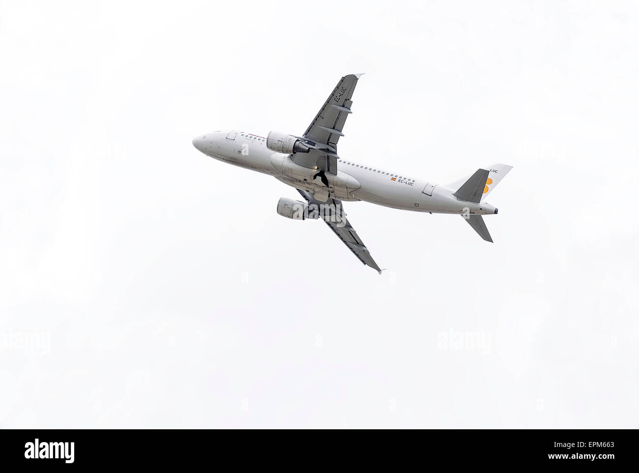-Airbus A320 - Flugzeuge - Iberia - Airline, ist vom Flughafen Madrid-Barajas - Adolfo Suarez - ausziehen. Stockfoto