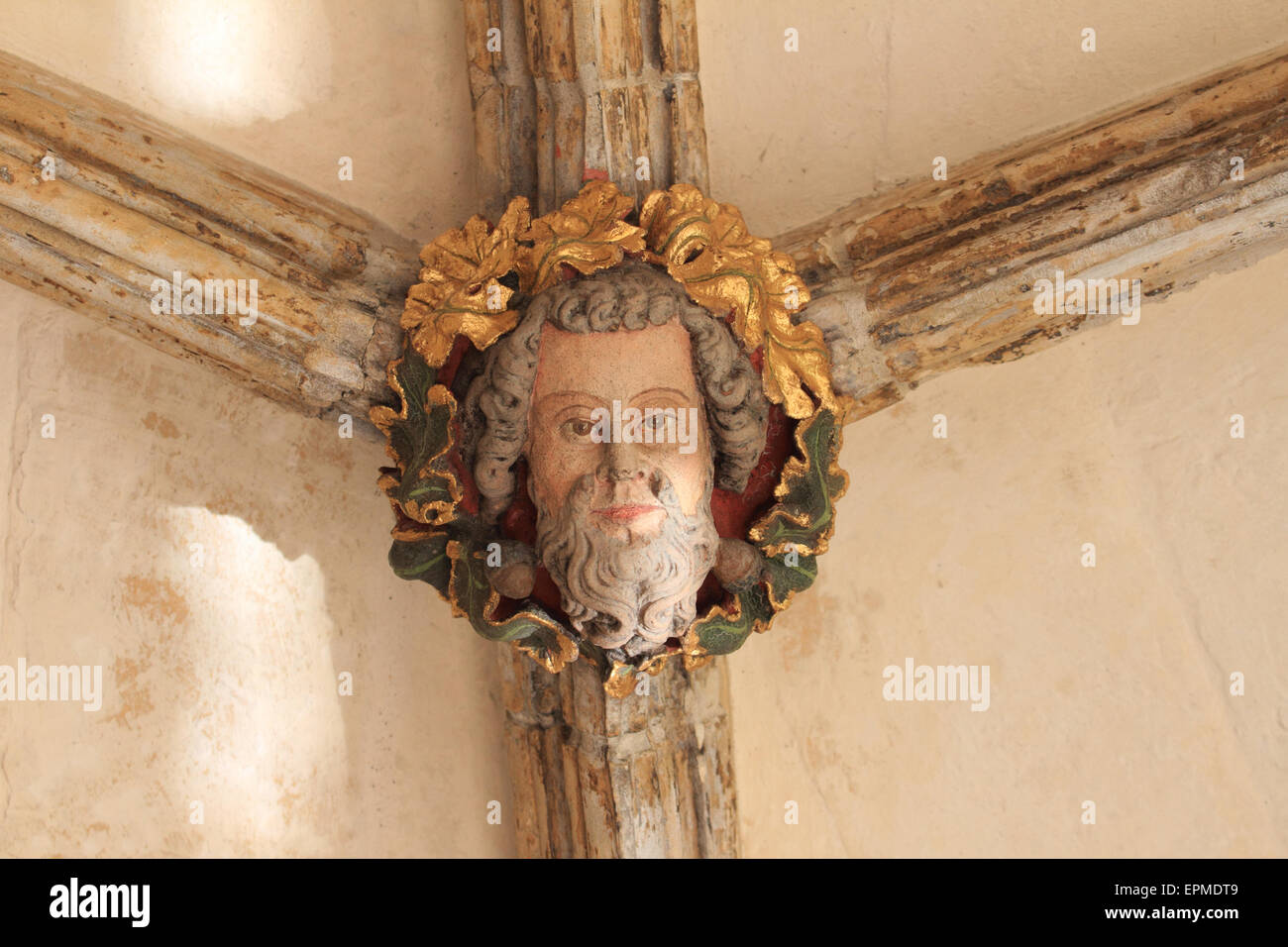Misericord, dekoratives Gesicht an hohen Decken, hohe Kirche, Norwich Cathedral, Norfolk, Großbritannien Stockfoto