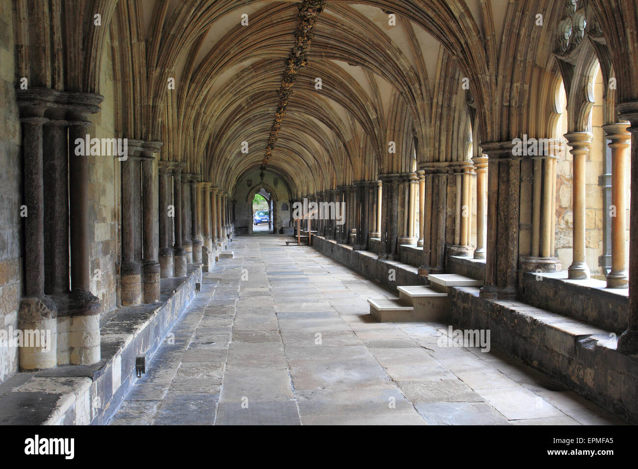 Die Klöster in Norwich Cathedral, Kalkstein gebaut, Norwich, Norfolk, Großbritannien Stockfoto