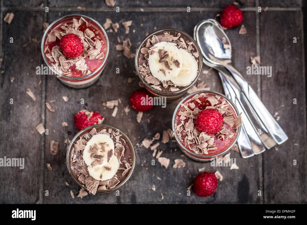 Desserts in Gläsern, Himbeer Mascarpone und Spekulatius und Schoko ...