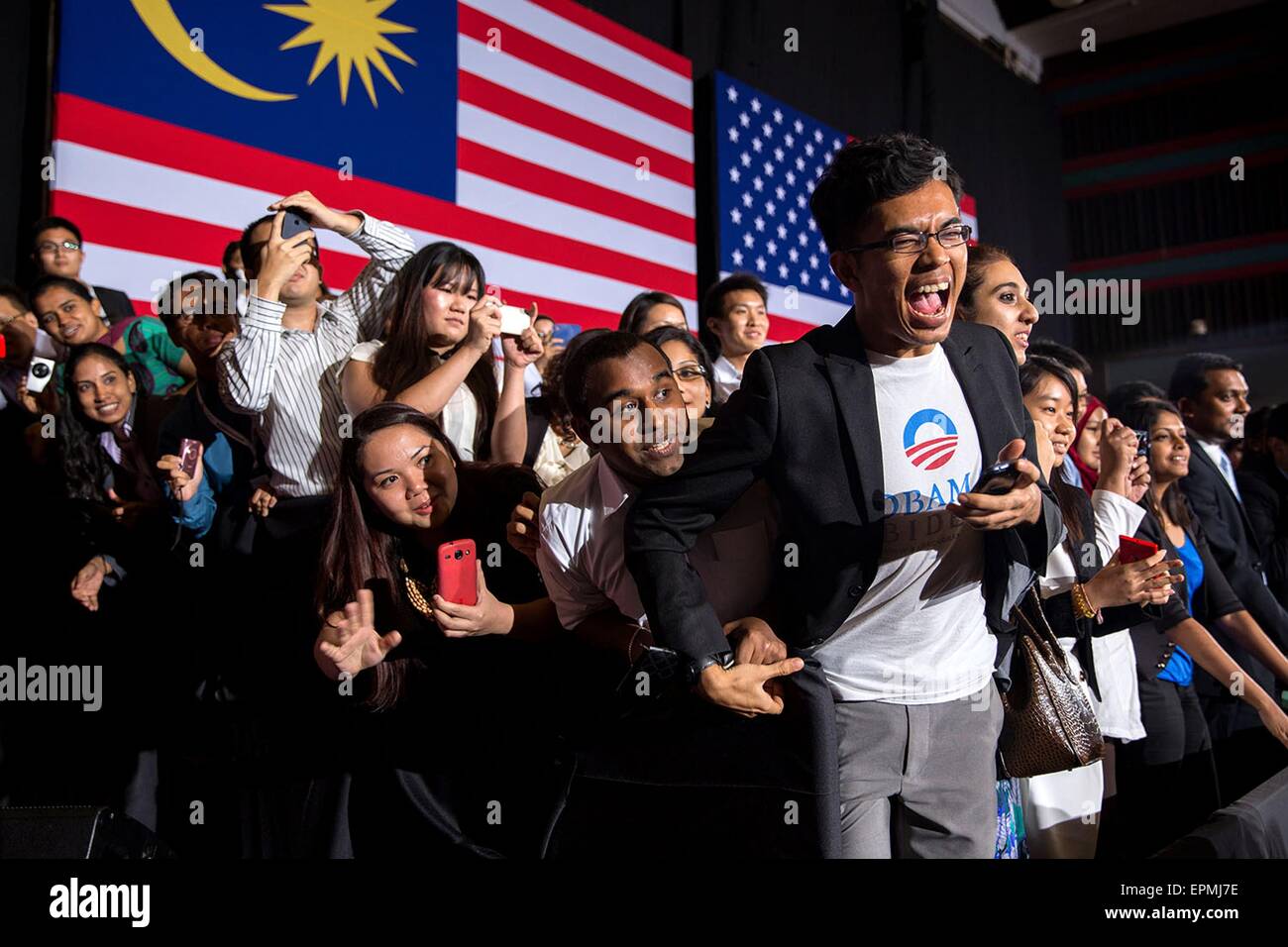 Ein Student reagiert auf Äußerungen von Präsident Barack Obama nach einer Bürgerversammlung während der junge Southeast Asian Leaders Initiative an der University of Malaya 27. April 2104 in Kuala Lumpur, Malaysia. Stockfoto