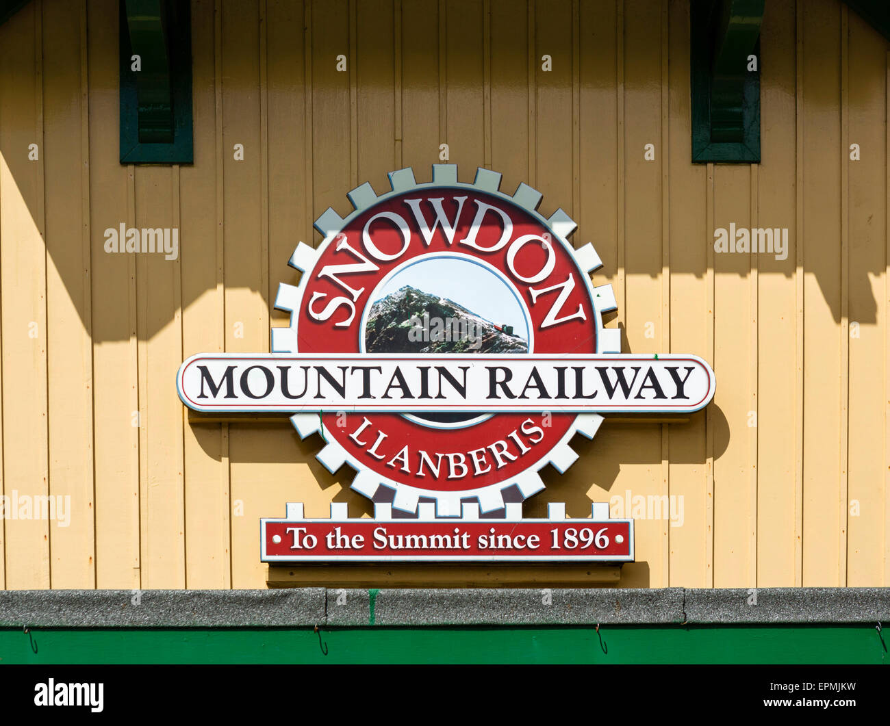 Zeichen der Snowdon Mountain Railway in Llanberis, Snowdonia, Gwynedd, Wales, UK Stockfoto