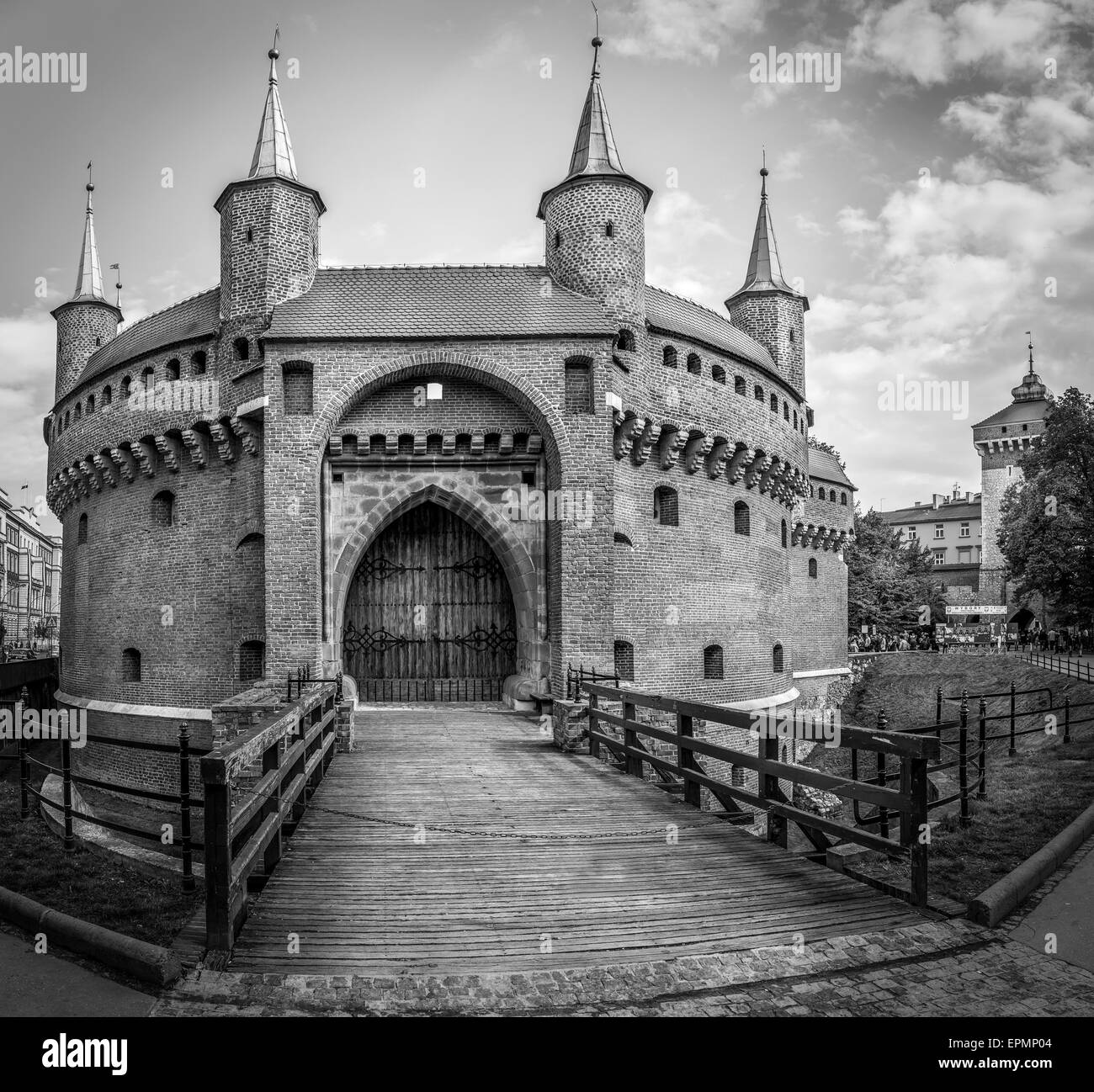 Krakau, Polen - 2. Mai 2015: schwarz-weiß Foto der Festung der Barbakan in Krakau (Krakow), Polen Stockfoto