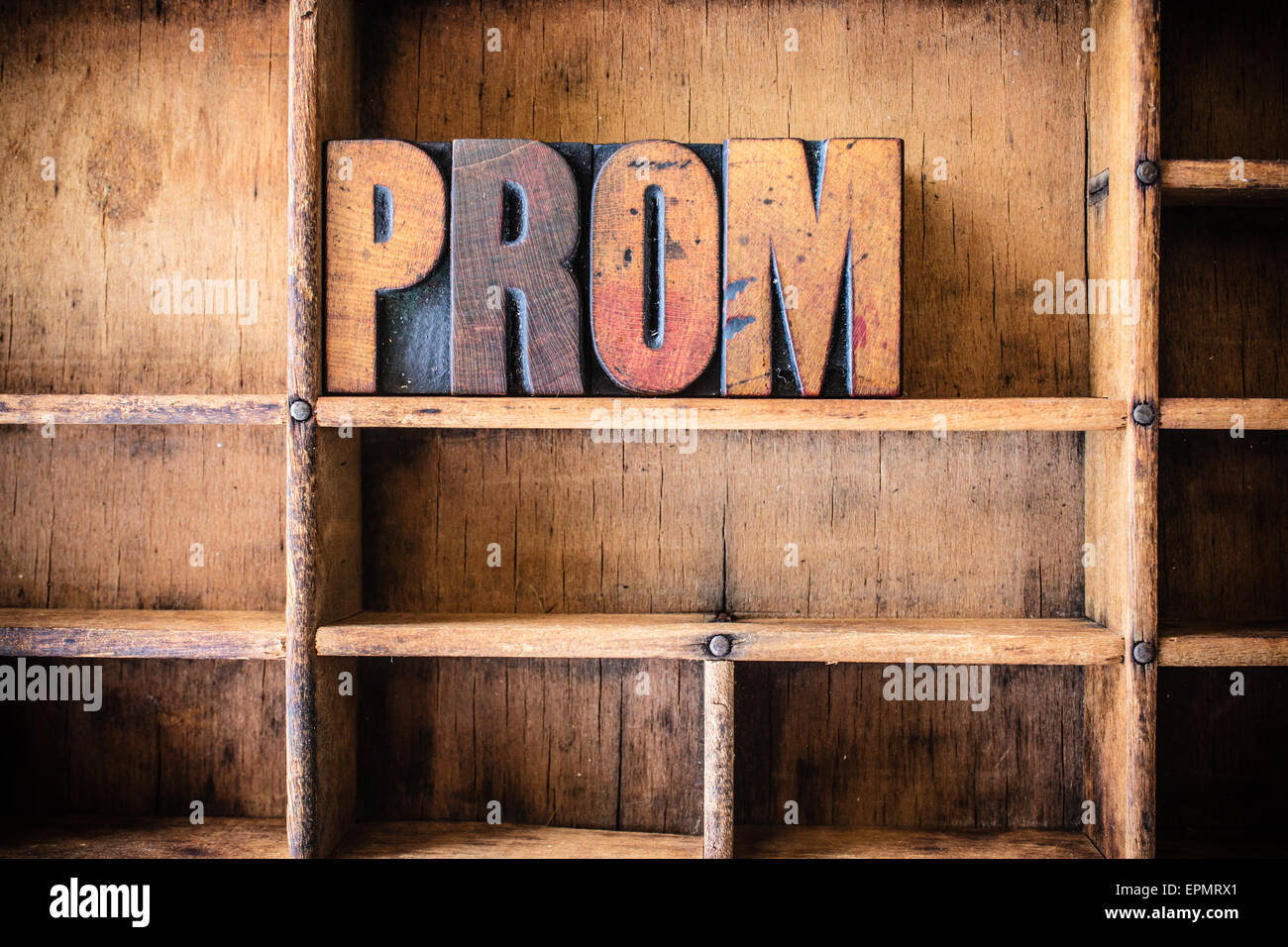 Das Wort PROM in Vintage Holz Buchdruck Typ in einer Schublade aus Holz Art geschrieben. Stockfoto