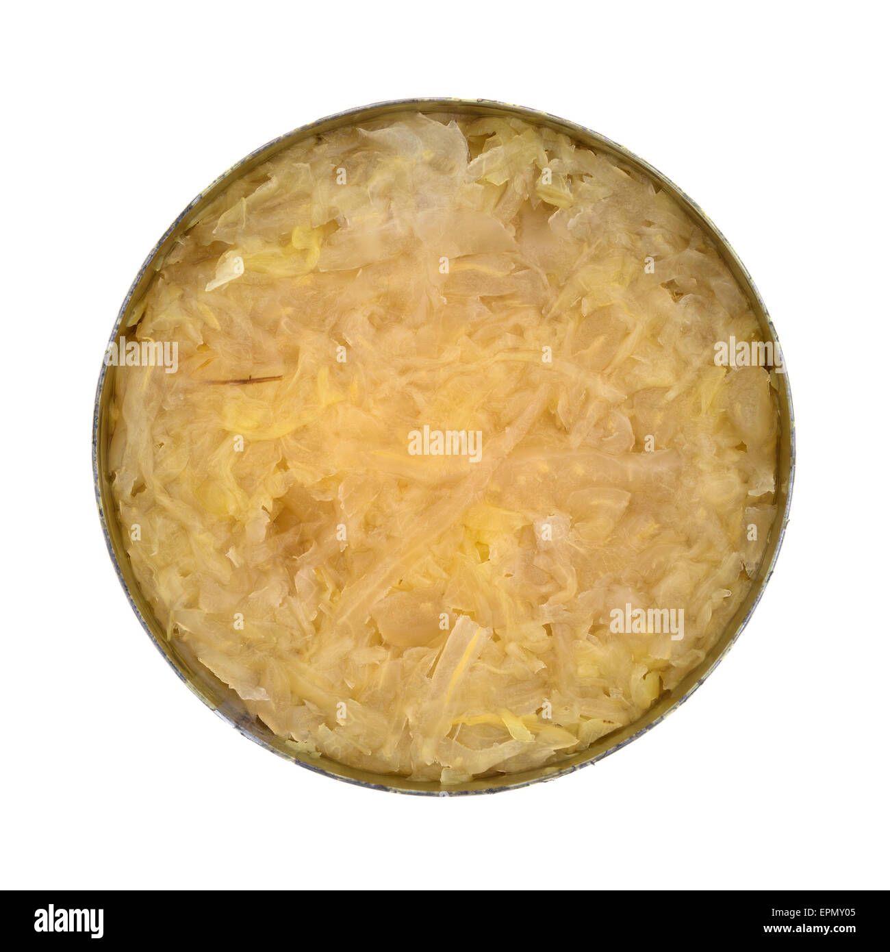 Draufsicht auf eine geöffnete Dose Dose Sauerkraut auf einem weißen Hintergrund. Stockfoto