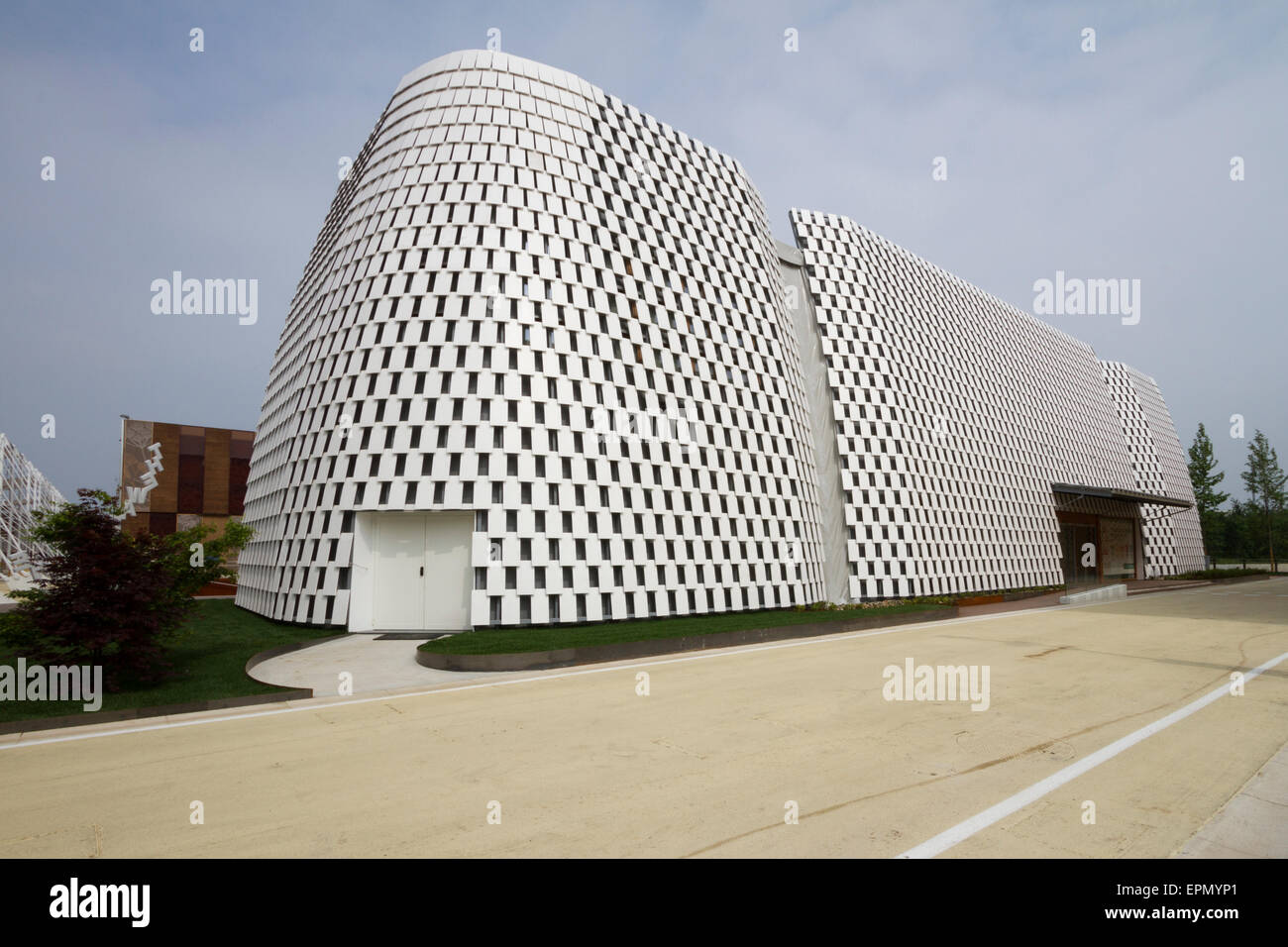 Mailand, Italien, 5. Mai 2015. Die Intesa Sanpaolo-Pavillon auf der Expo 2015. Stockfoto