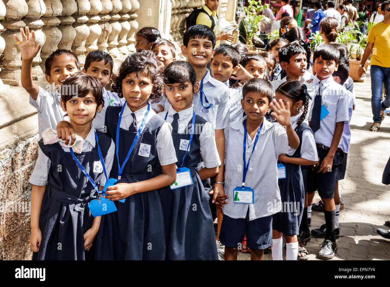 Mumbai Indien, Fort Mumbai, Kala Ghoda, Mahatma Gandhi Road, Chhatrapati Shivaji Maharaj Vastu Sangrahalay, ehemaliges Prince of Wales Museum, männliche Jungen Kinder Stockfoto