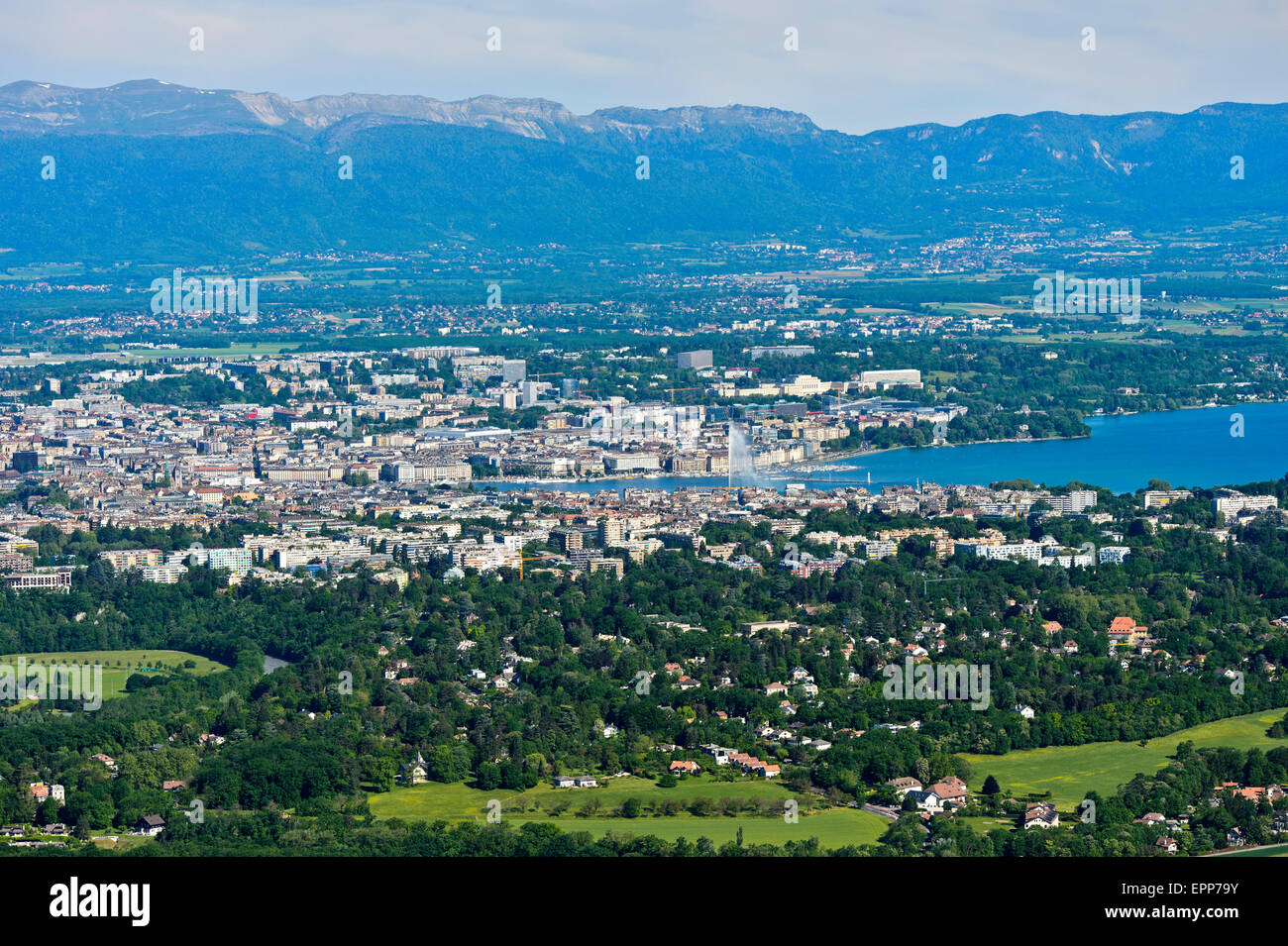 Blick vom Mount Salève über den Genfer See-Becken mit der Stadt Genf an das Abwasser des Genfer Sees, Salève, Frankreich Stockfoto