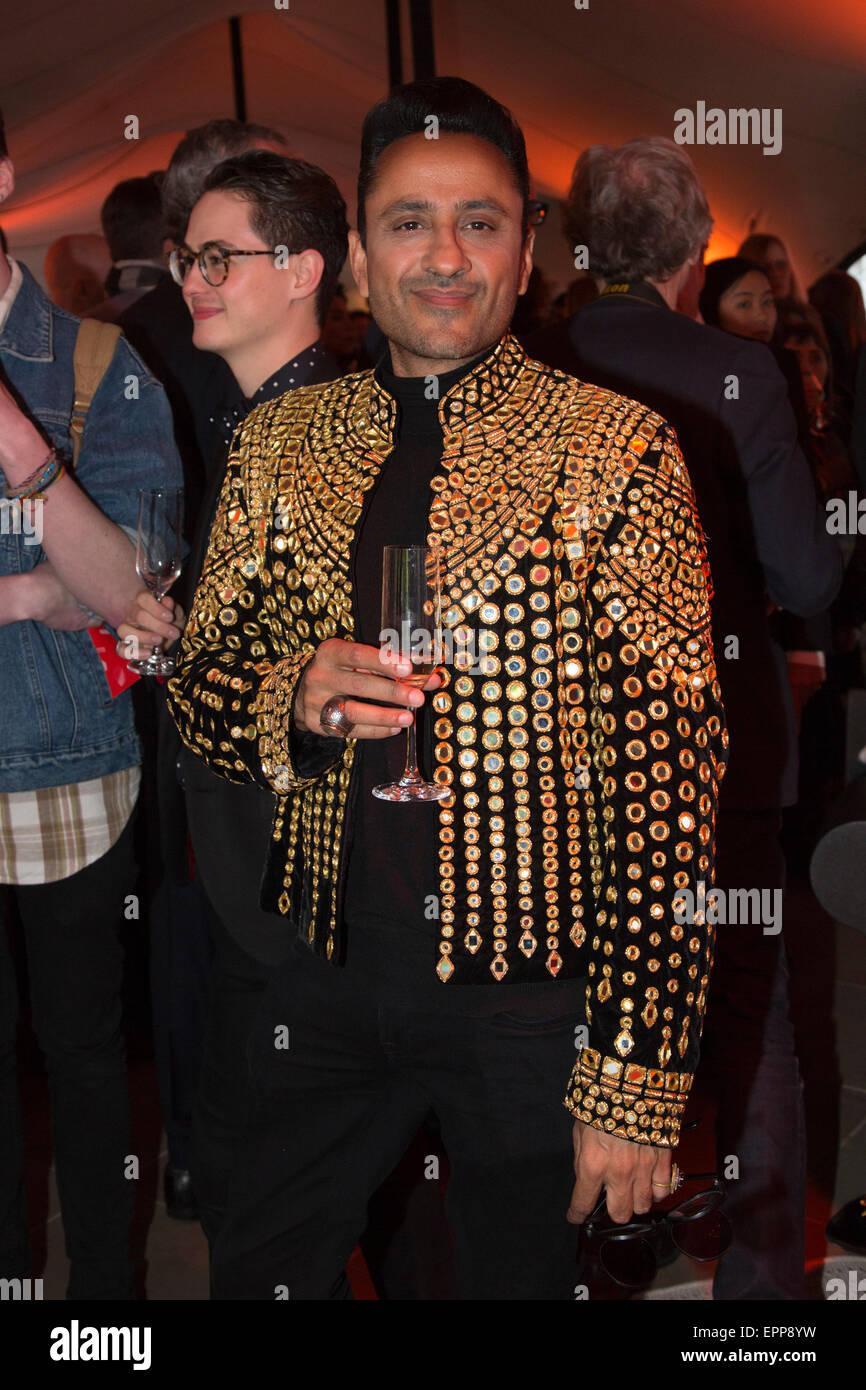 London, UK. 20. Mai 2015. Im Bild: Fotograf Ram Shergill besucht die Eröffnung der Kunstmesse Photo London im Somerset House. Die Messe ist vom 21. bis 24. Mai 2015 für die Öffentlichkeit geöffnet. Als die größte und wichtigste neue Fotografie Messe jemals in London inszenierte gefeiert. Es vereint mehr als 70 Galerien und bietet Vorträge, Vorführungen und Darbietungen. Stockfoto