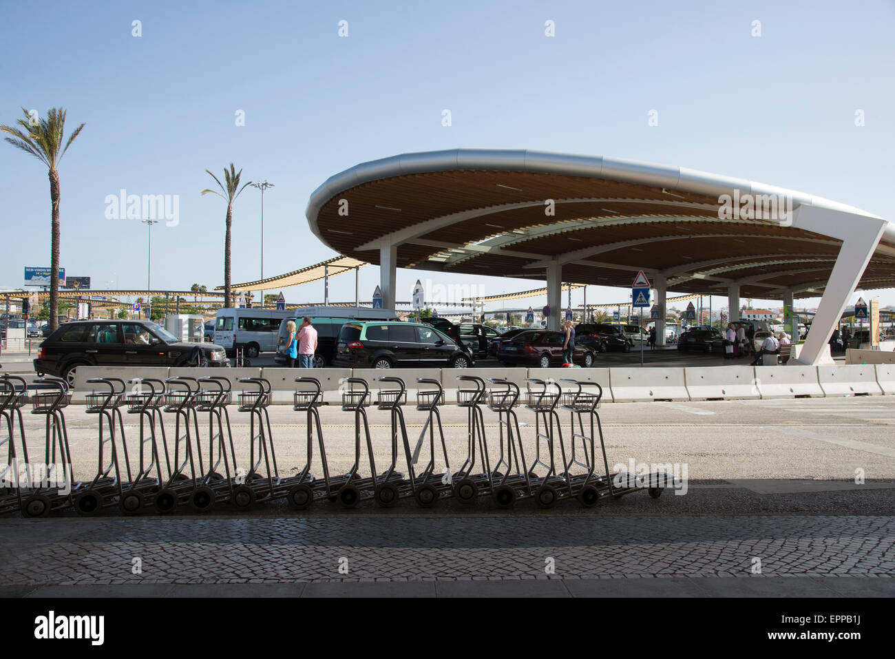 Flughafen absetzen und sammeln Bereich am Flughafen Faro in der Algarve-Portugal Stockfoto