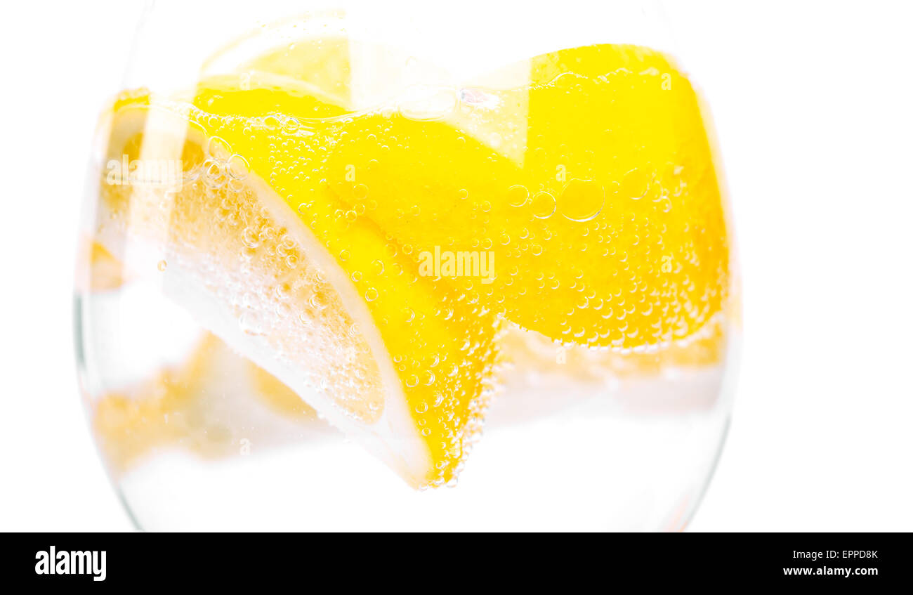 Gin tonic glas Ausgeschnittene Stockfotos und -bilder - Seite 2 - Alamy