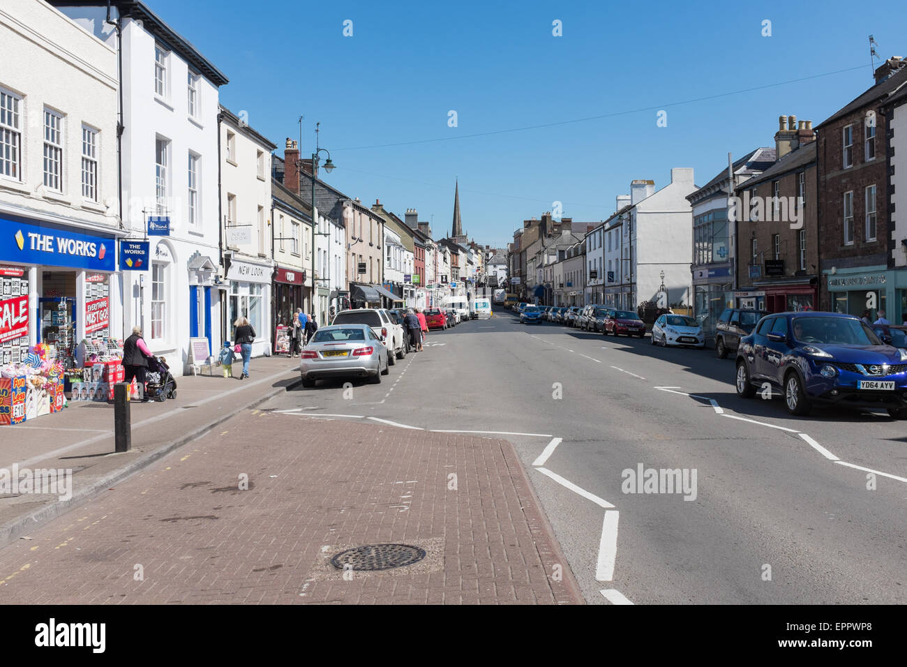 Monnow Street, die Hauptstraße durch die Waliser von Monmouth Stockfoto