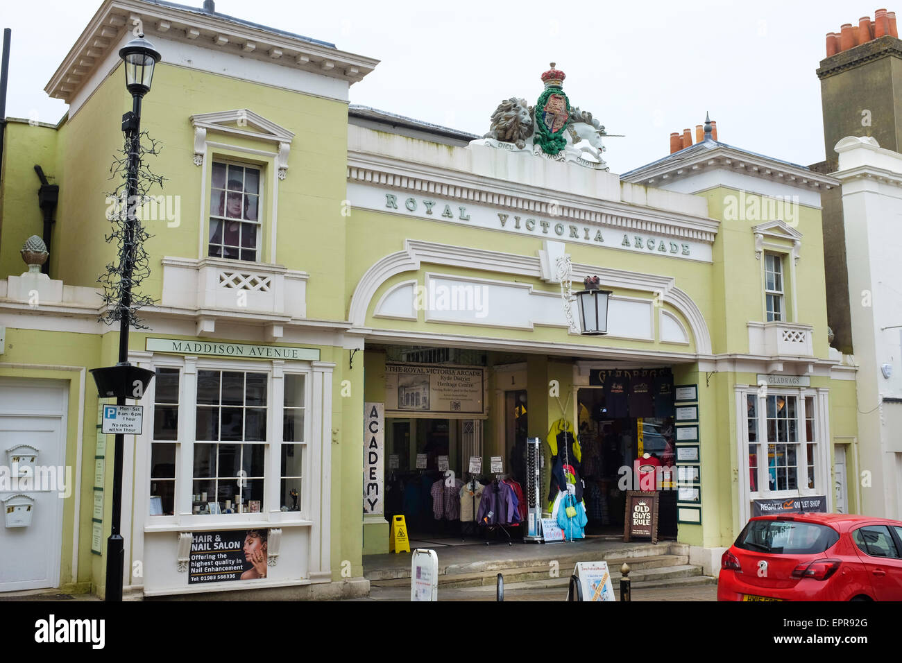 Der Eingang zum Royal Victoria Arcade in Ryde, Isle Of Wight, England. Stockfoto