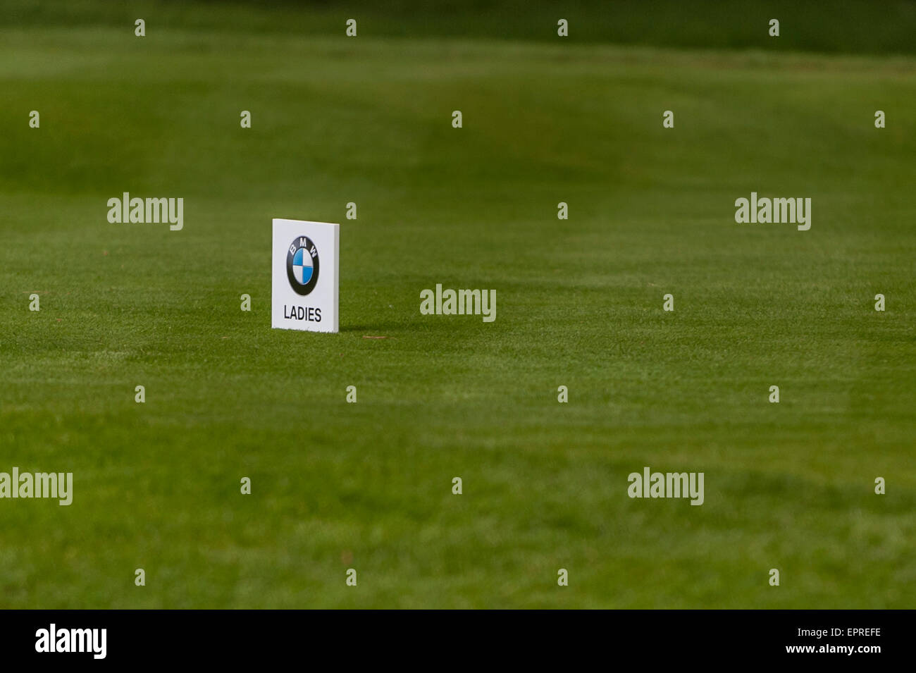 London, UK. 20. Mai 2015.  Ein Damen t-Shirt Feld Marker in die BMW PGA Championship 2015 pro-am im Wentworth Club, Surrey. Bildnachweis: Stephen Chung / Alamy Live News Stockfoto