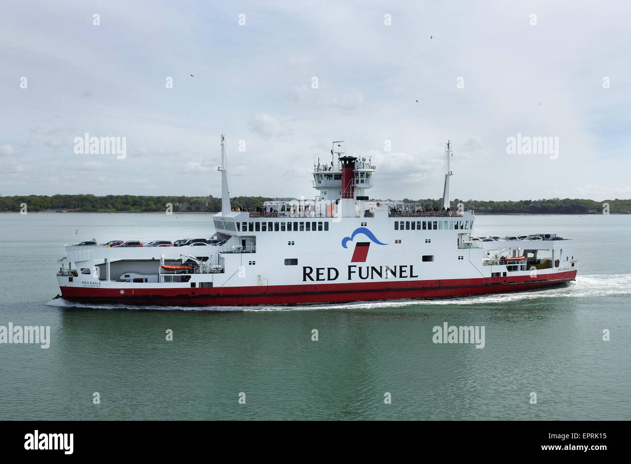 Red Funnel Fähren, die Segel zwischen Southampton und Cowes auf der Isle Of Wight, U.K Stockfoto