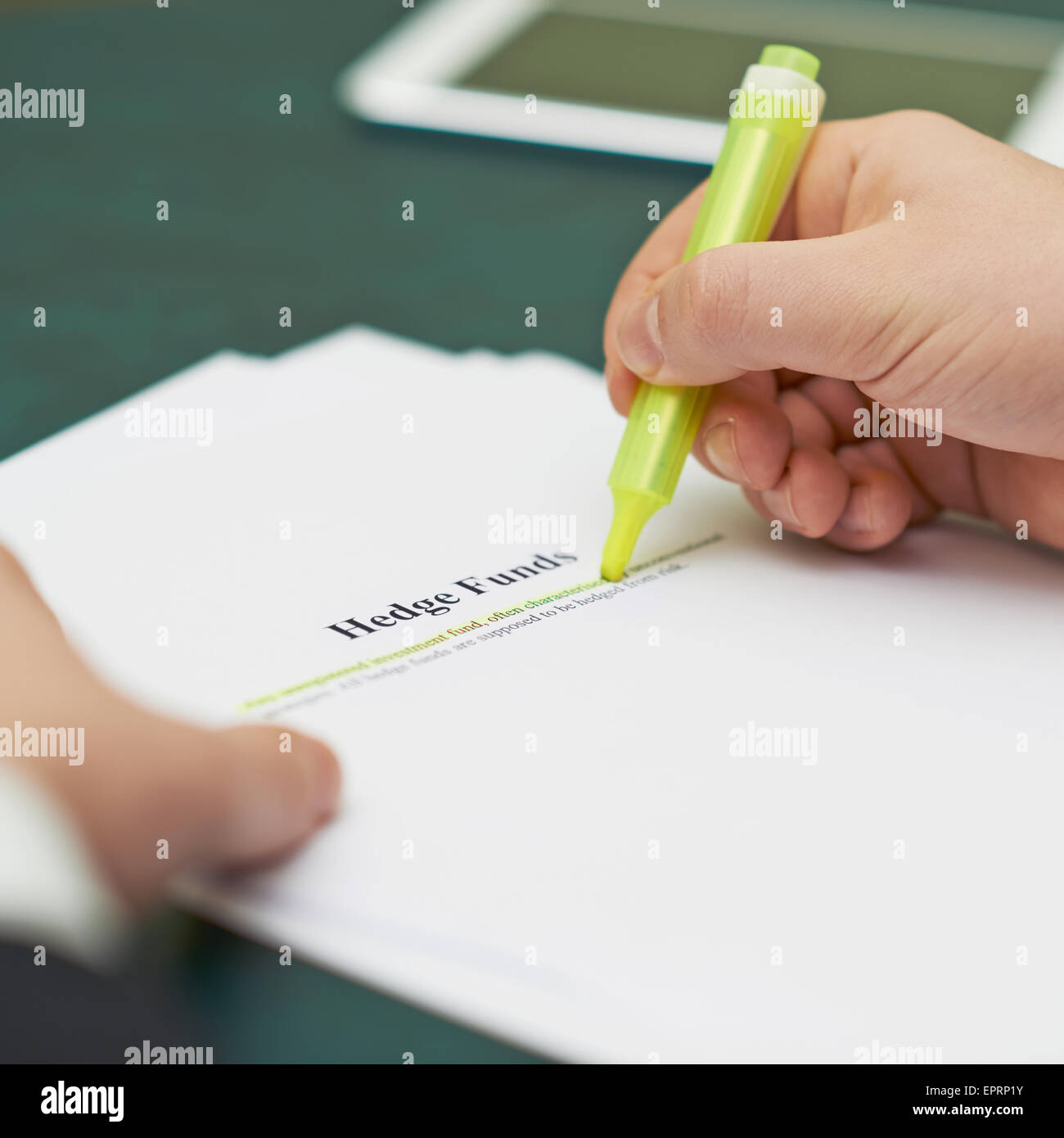 Markieren von Wörtern in der Definition eines Hedge-Fonds Stockfoto