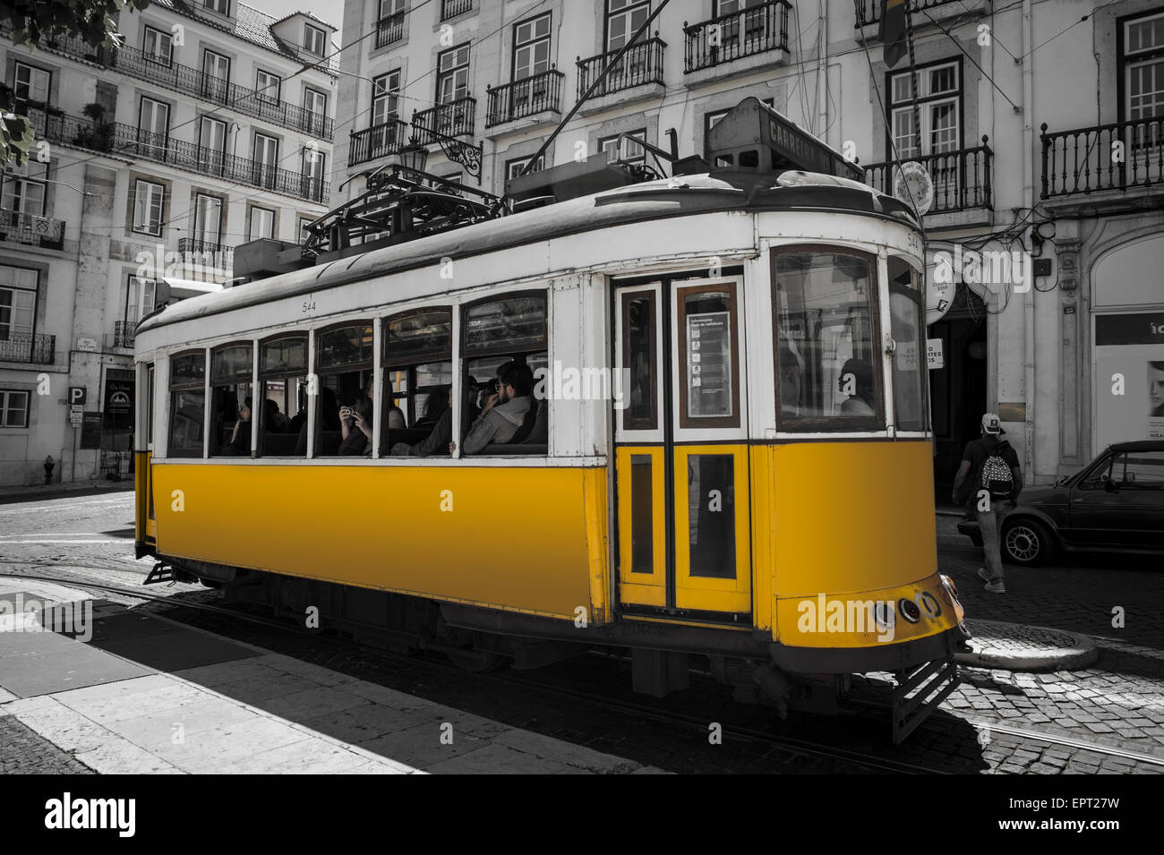 Die Straßenbahn Nr. 28 in Lissabon Stockfoto