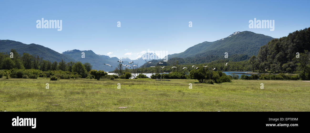 Lago Villartino auf der Route der sieben Seen, Provinz Neuquen, Argentinien Stockfoto