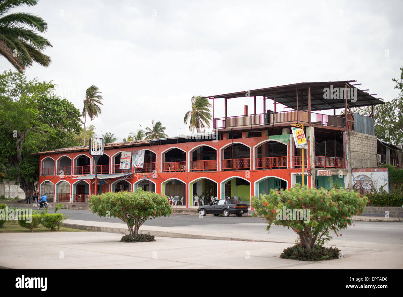 GRANADA, Nicaragua – Eine meist verlassene Bar am Ufer des Nicaraguasees in Granada. Stockfoto