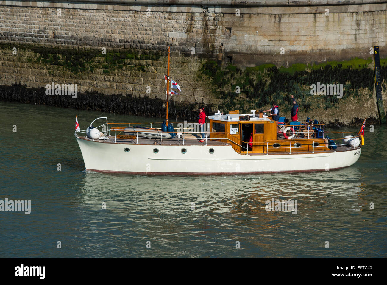 Ramsgate, Kent 21. Mai 2015. Motor Yacht und Dünkirchen Veteran, Mimosa Ramsgate Royal Harbour für Dünkirchen zu verlassen. Bildnachweis: Paul Martin/Alamy Live-Nachrichten Stockfoto