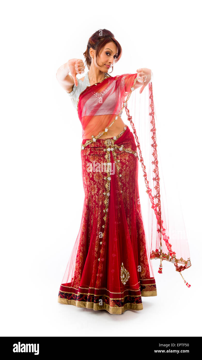 Erwachsene indische Frau im Studio isoliert auf weißem Hintergrund Stockfoto