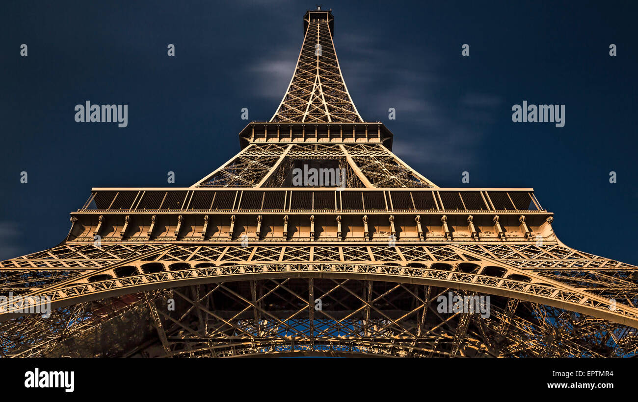 Eiffel-Turm stand groß Stockfoto