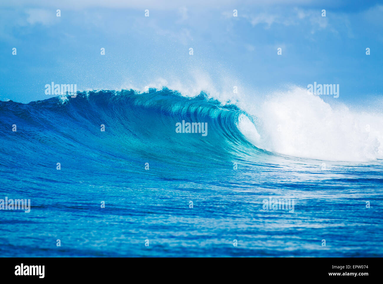 Blue Ocean Wave, epischen Surf Stockfoto