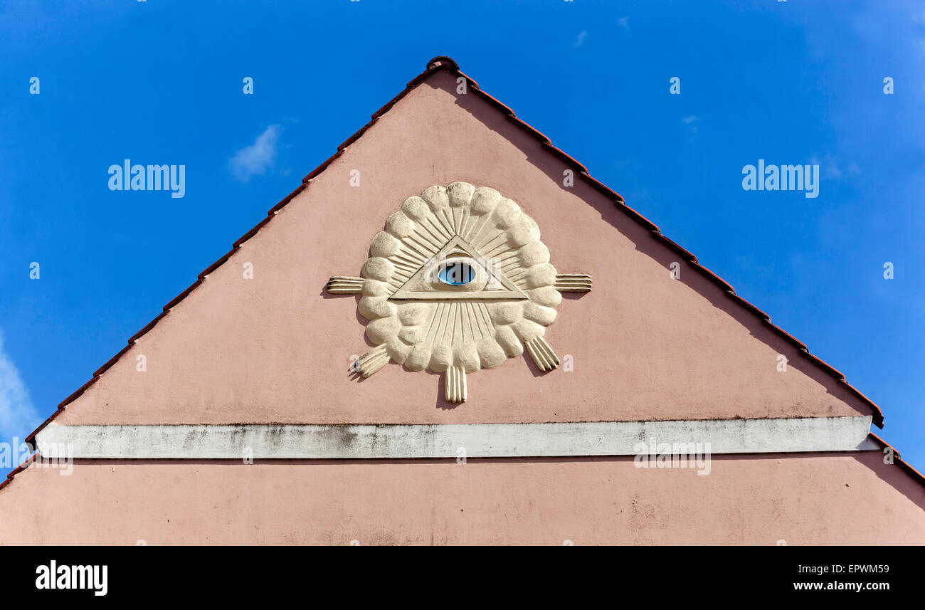 Die historische Altstadt von Jindrichuv Hradec, Südböhmen, Tschechiens Gottesaughaus im Tschechischen Haus ist ein Schild für das Architekturgebäude Stockfoto