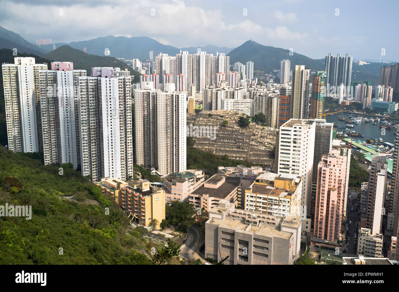 dh Wohnungen ABERDEEN Hongkong Blick von Tin Wan Wolkenkratzer Aberdeen Friedhof Stockfoto