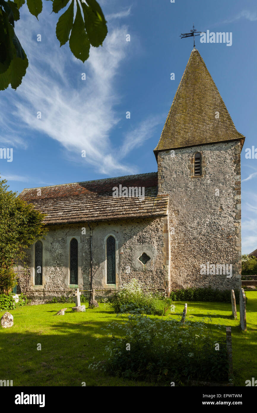 Frühling-Nachmittag in der St. Peter Kirche in Rodmell, East Sussex, England. Stockfoto