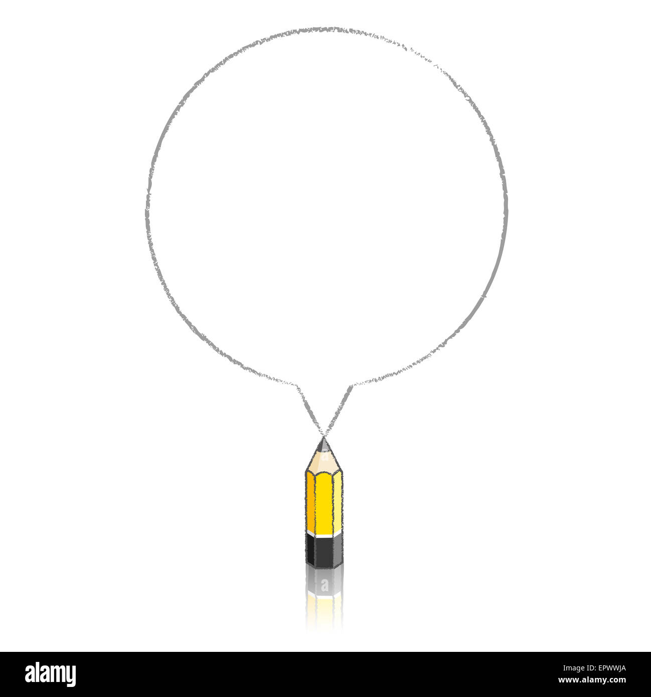 Gelbe Bleistift mit Reflexion Zeichnung Runde Sprechblase auf weißem Hintergrund Stockfoto