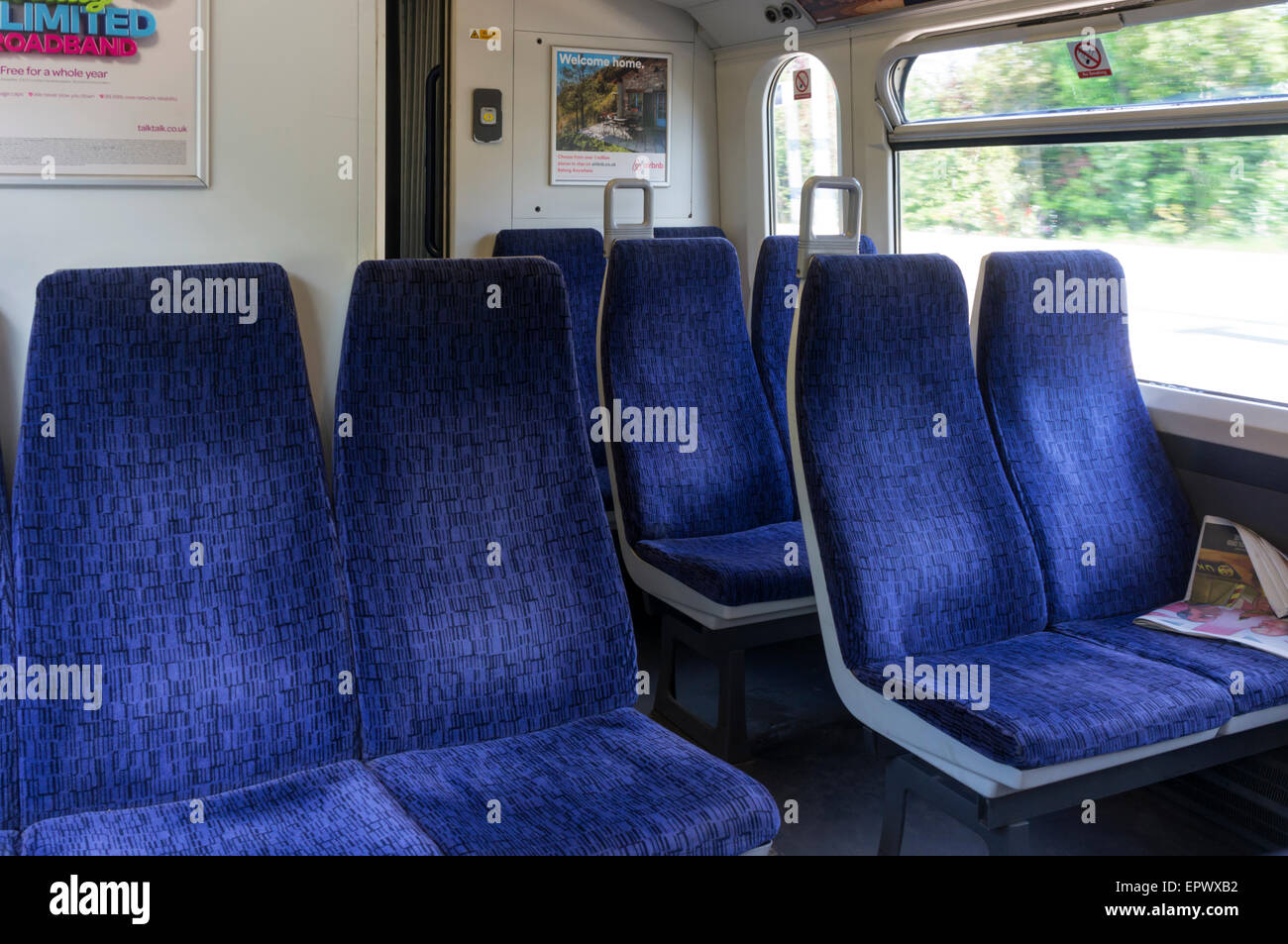 Leere Sitze auf einem London-s-Bahn. Stockfoto