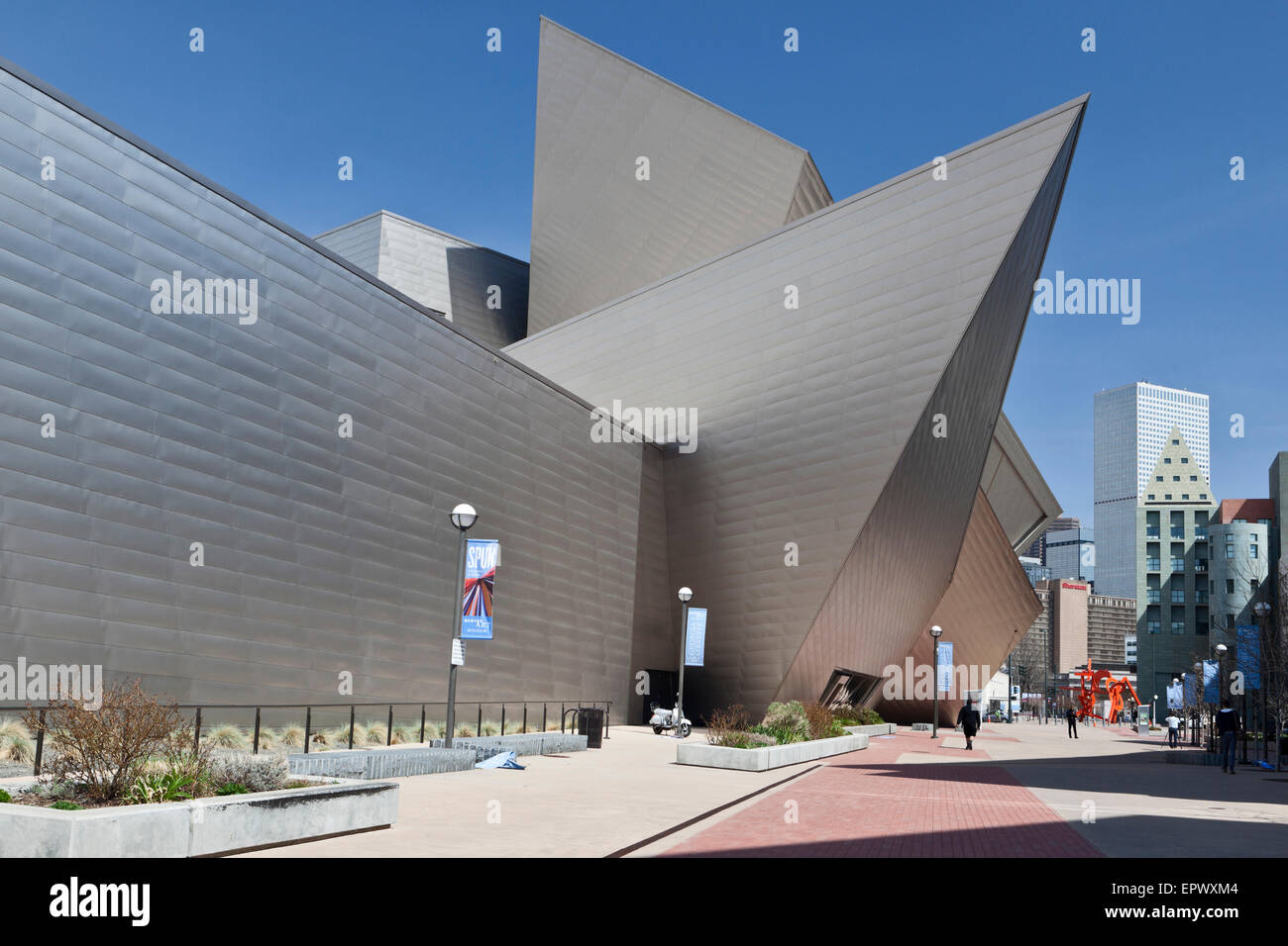 Plaza-Ansicht von Frederic C Hamilton Erweiterungsbau des Denver Art Museum, Downtown Denver, Colorado, USA Stockfoto