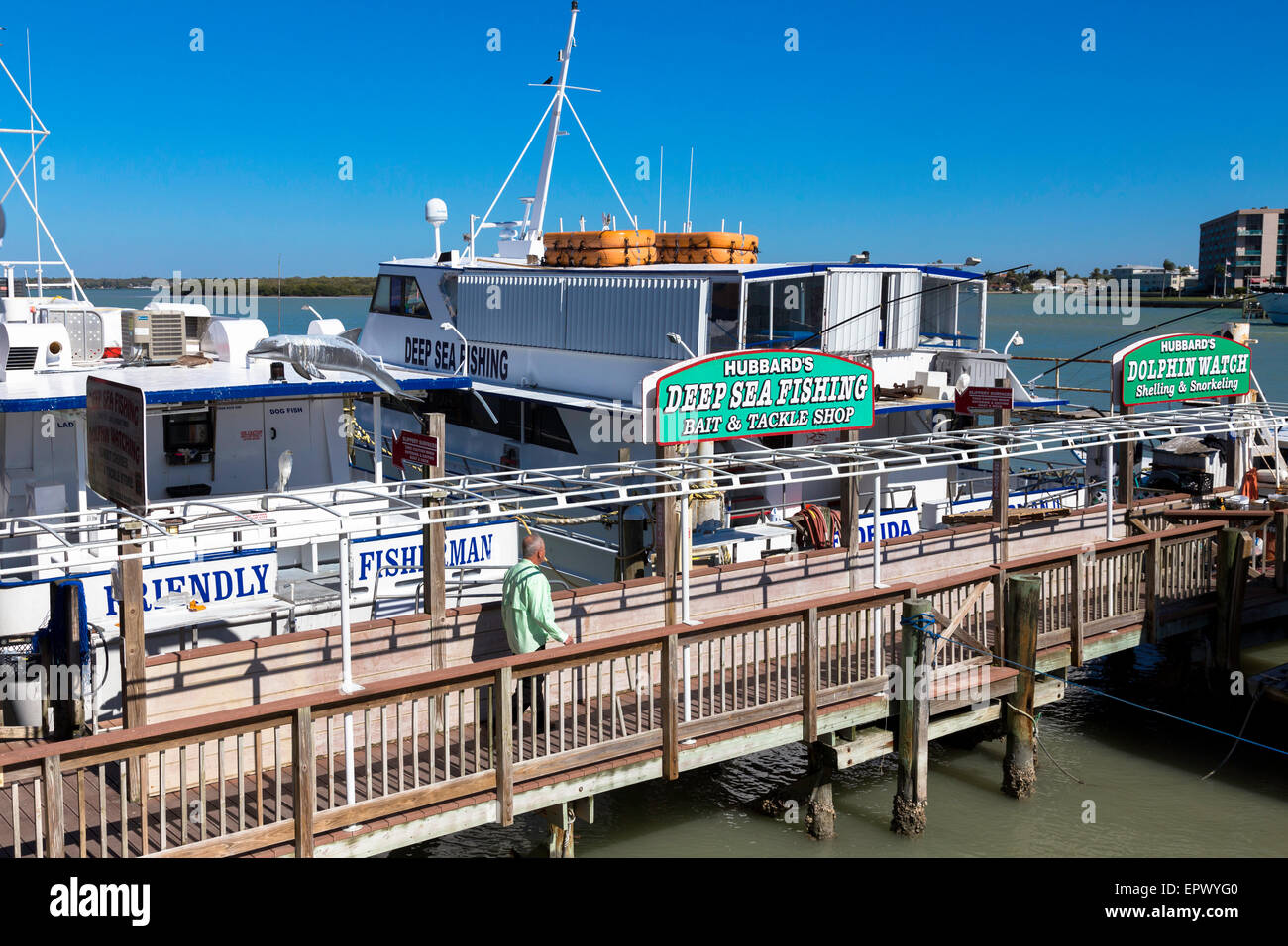 Touristen auf der Promenade, John's Pass Village, Madeira Beach, Florida Stockfoto