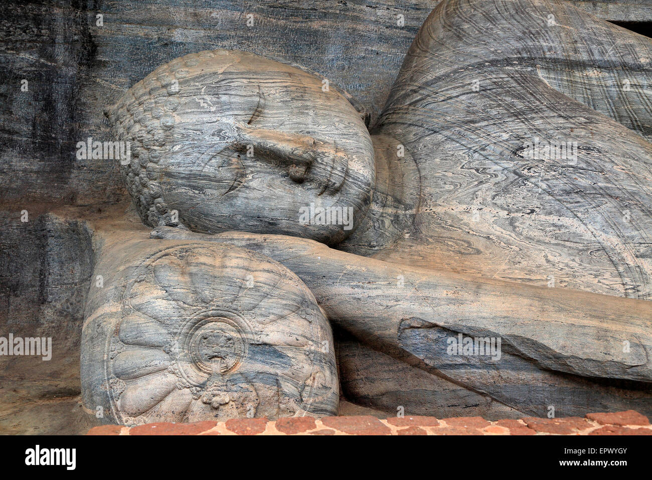 Liegender Buddha, Gal Viharaya, UNESCO-Weltkulturerbe, der antiken Stadt Polonnaruwa, Sri Lanka, Asien Stockfoto