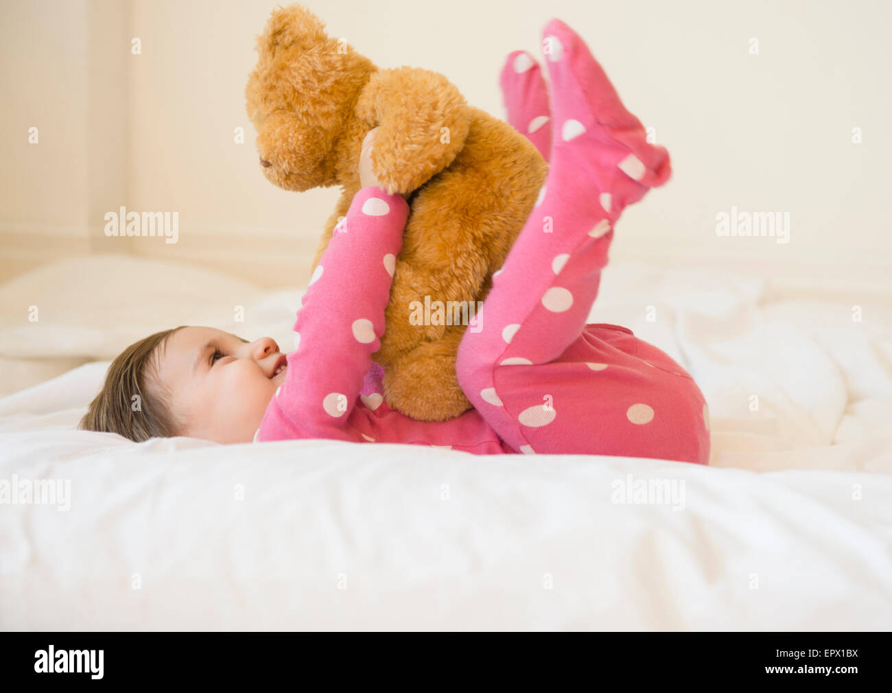 Vorschulkind Mã¤dchen Bett Fotos Und Bildmaterial In Hoher Auflösung Alamy 
