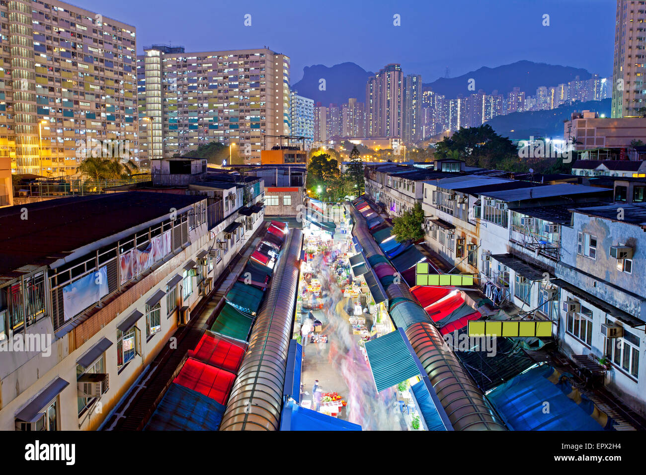 Lokalen Markt unter Lion Rock Hill in Hong Kong. Es zeigt Hong Kong Geist. Stockfoto