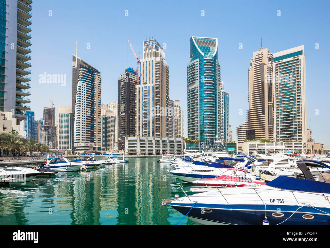 Yachten in Dubai Marina, Dubai-City, Vereinigte Arabische Emirate, Vereinigte Arabische Emirate, Naher Osten Stockfoto